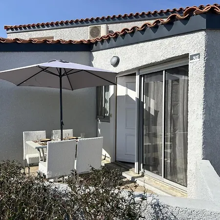 Hébergement de vacances Family Duplex With Patio